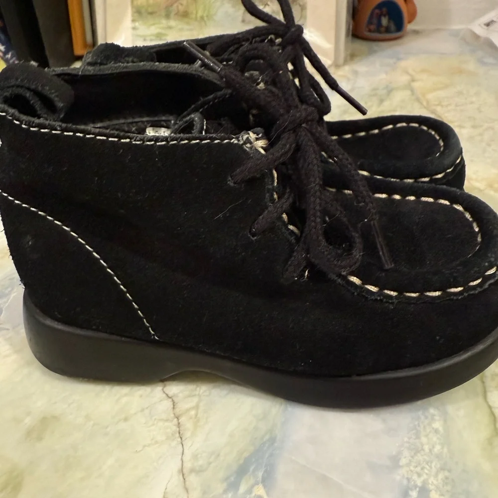 Gymboree black suede contrast stitch ankle boots 8 toddler